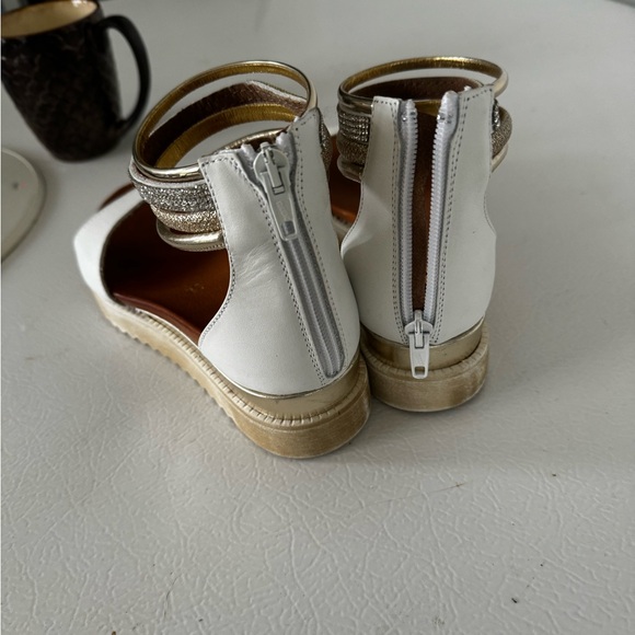 Browns ankle strap sandal - Picture 2 of 4